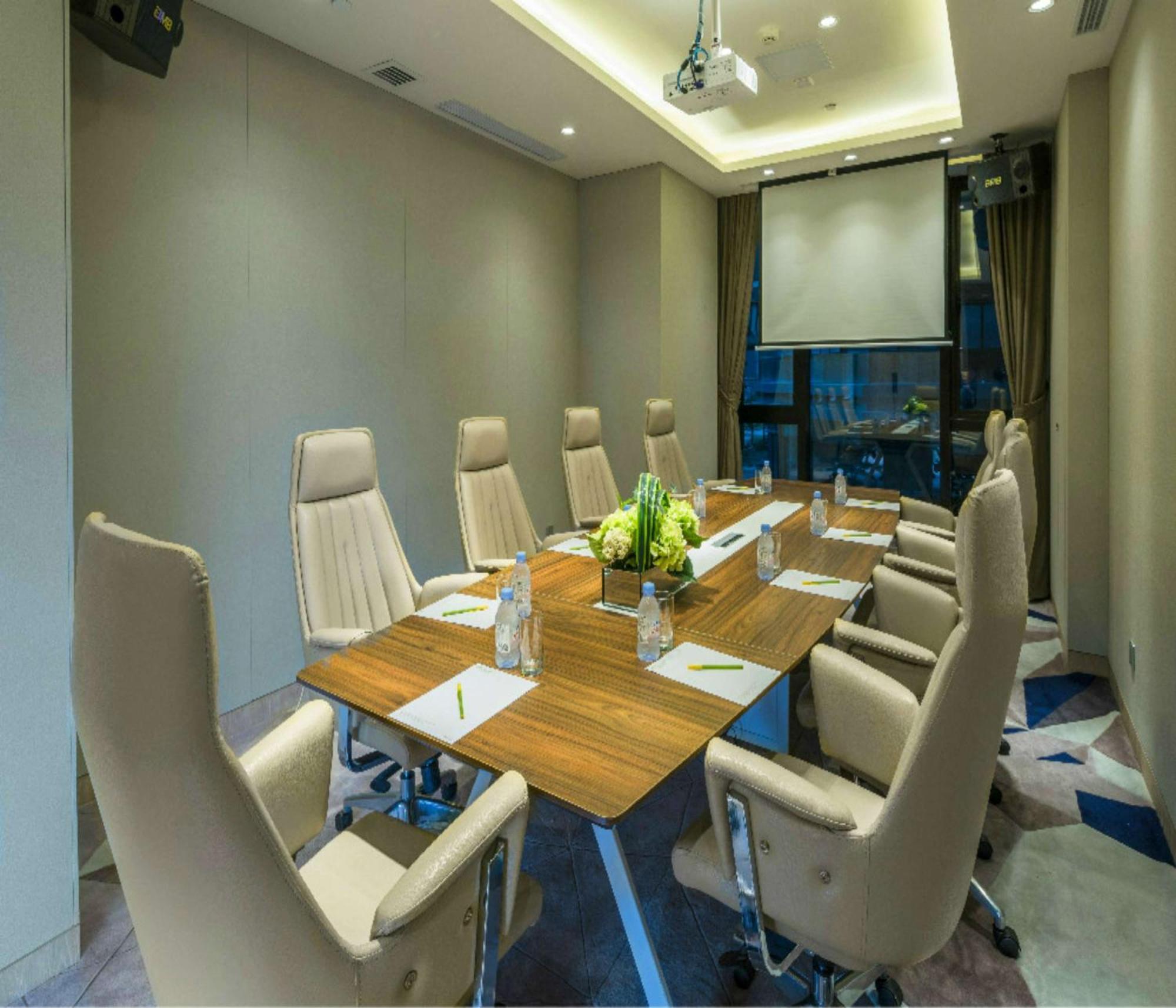 Hilton Garden Inn Zhongshan Guzhen Экстерьер фото