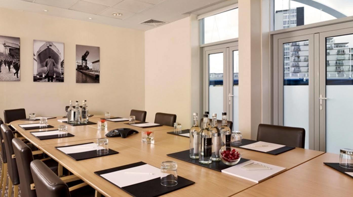 Hilton Garden Inn Zhongshan Guzhen Экстерьер фото